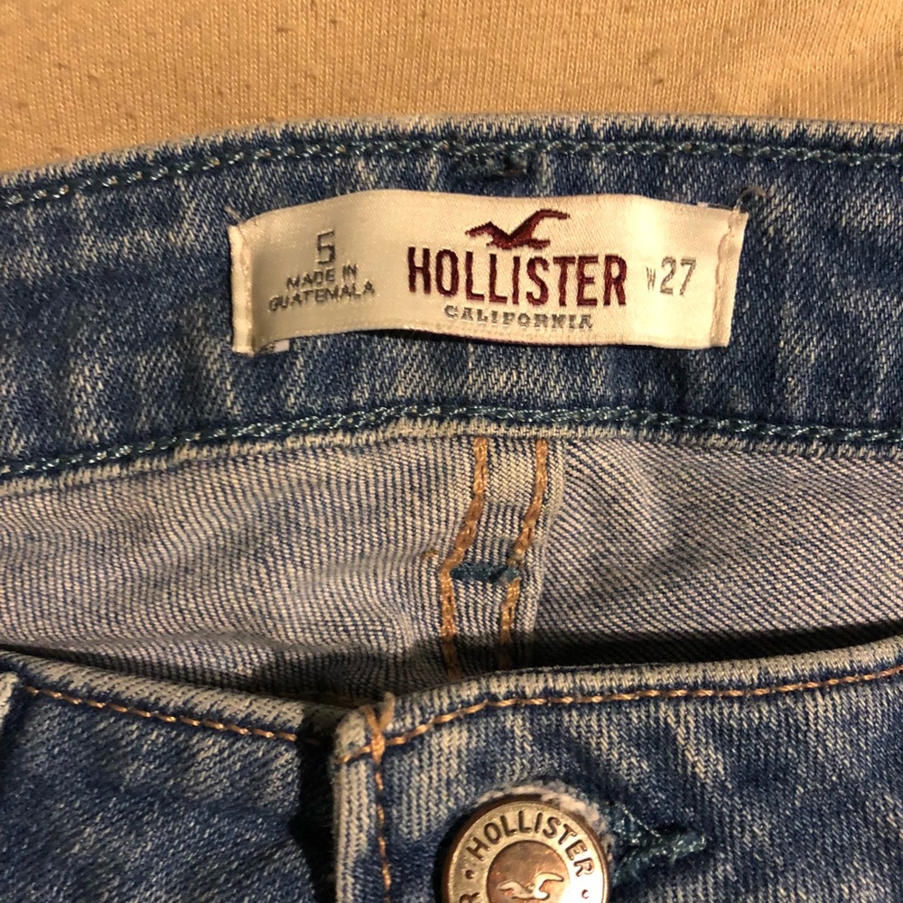 Hollister boyfriend destroyed jeans